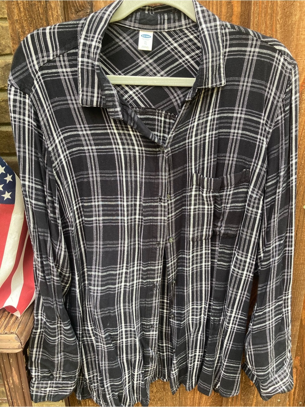 Old Navy Black and White Plaid Button-Down Shirt